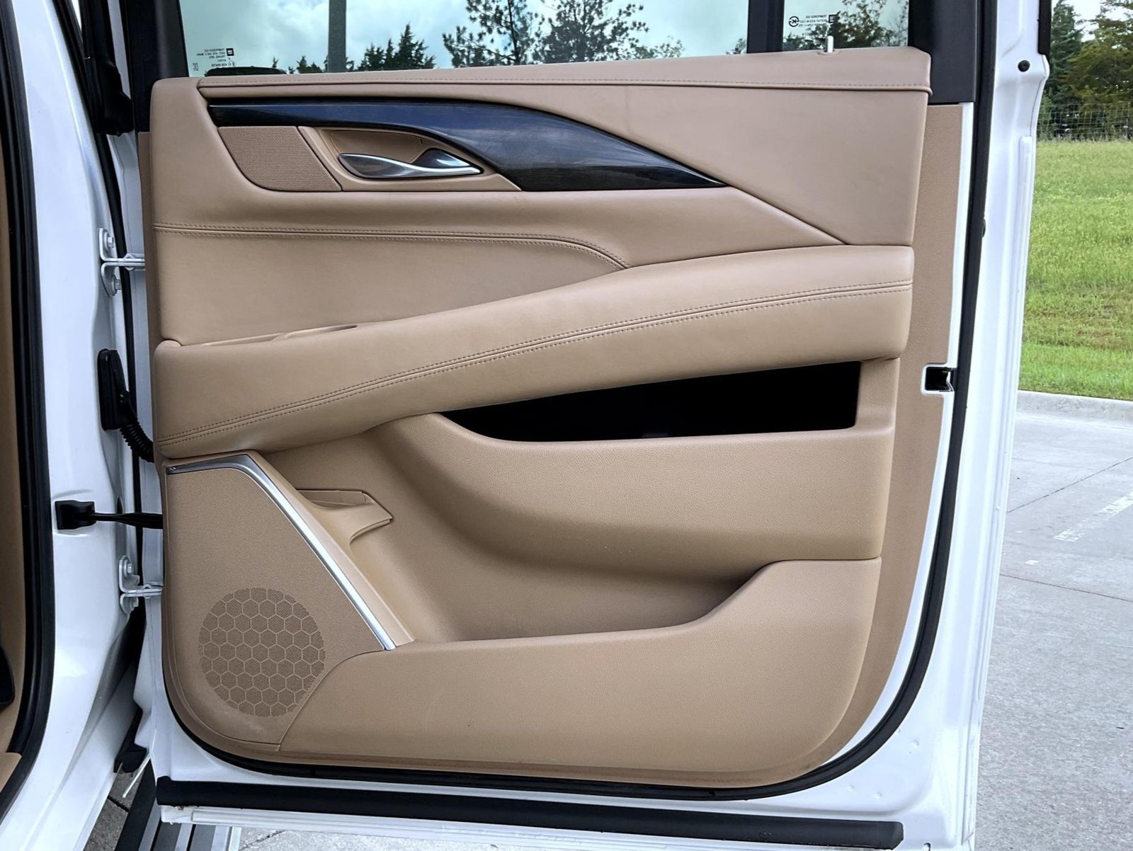 Used 2020 White Cadillac Platinum Edition image 18
