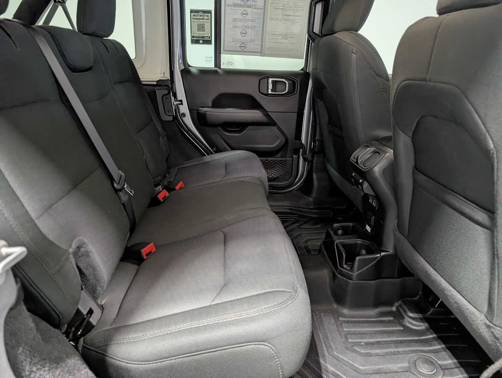 Used 2020 Billet Silver Metallic Clearcoat Jeep Sahara image 41
