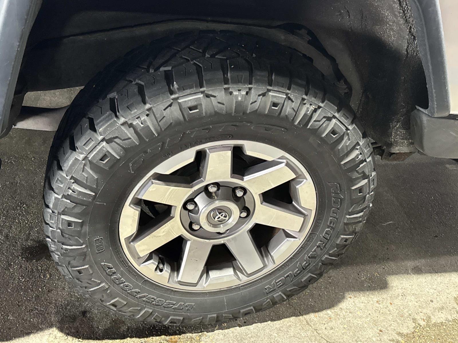 Used 2014 Iceberg Toyota Base image 7