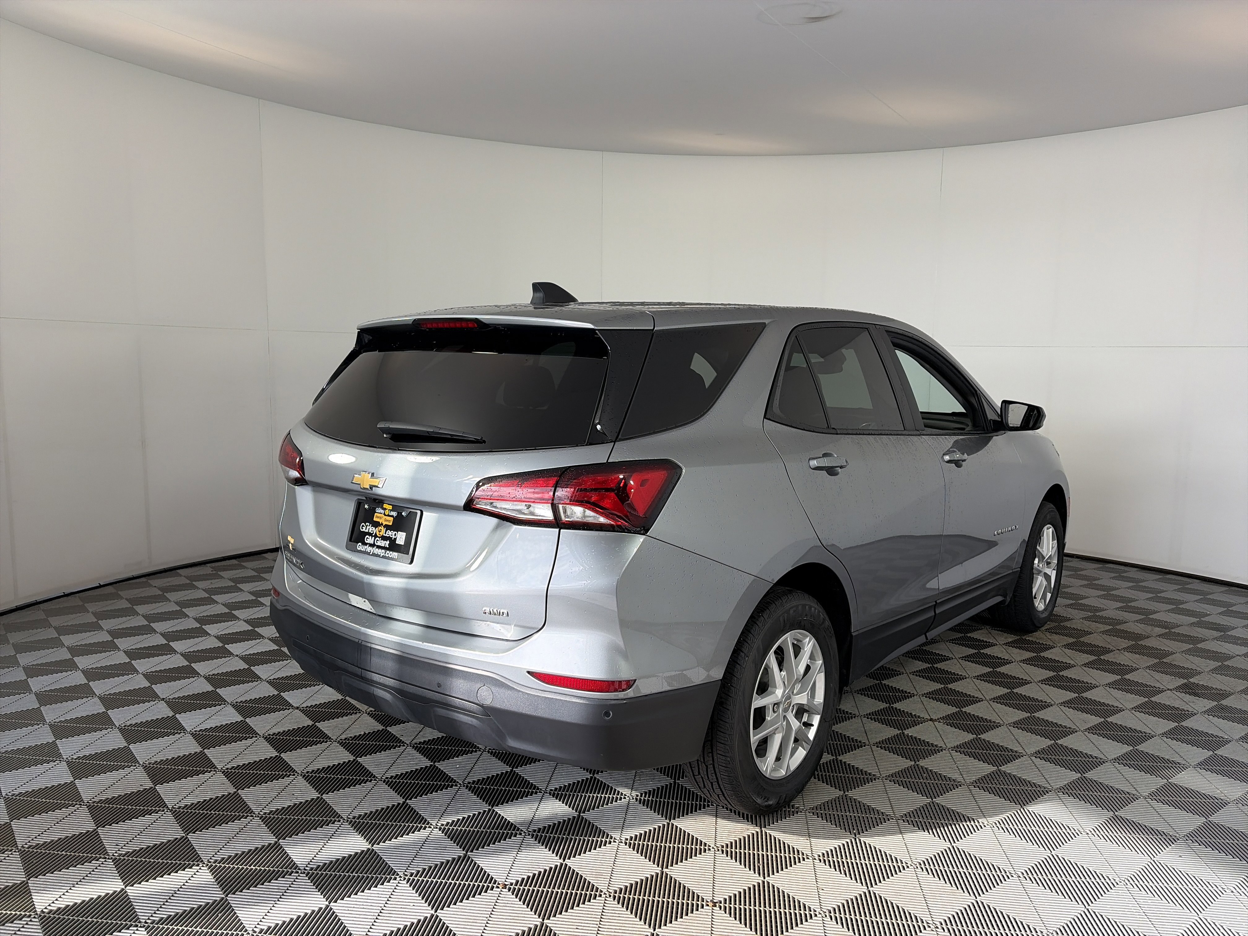 2024 Chevrolet Equinox LS - Photo 10
