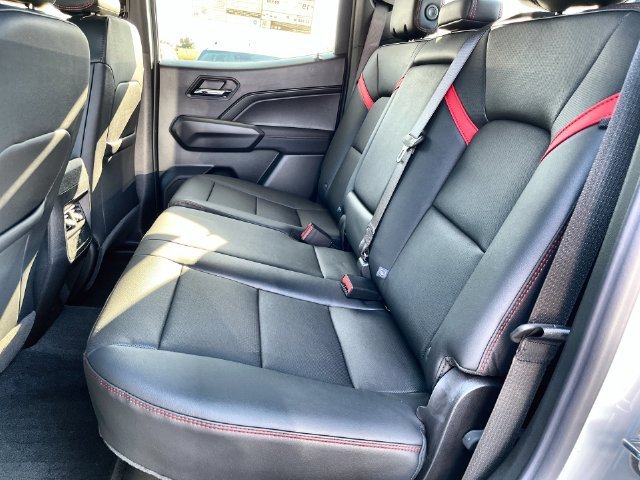 2026 Chevrolet Colorado photo 32 of 41