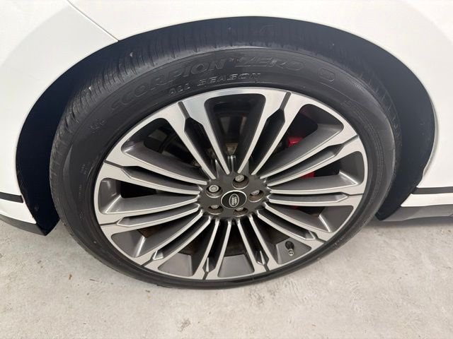 Certified Used 2024 Fuji White Land Rover Dynamic SE image 23
