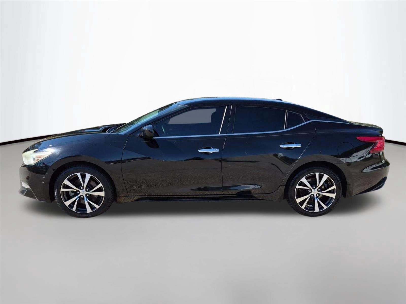 Used 2016 Super Black Nissan 3.5 S image 2