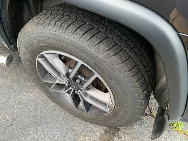 Used 2019 Gray Jeep Limited image 5