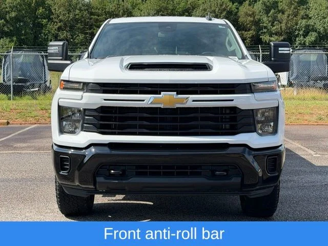 Used 2025 White Chevrolet Custom image 37