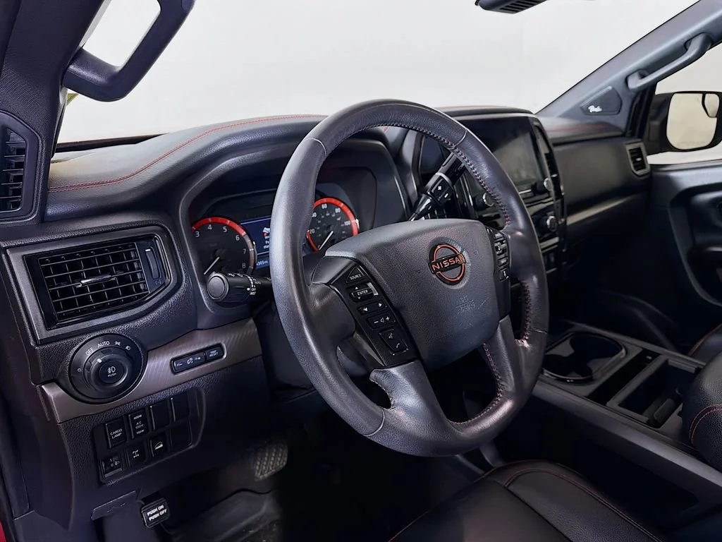 Used 2023  Nissan PRO-4X image 10