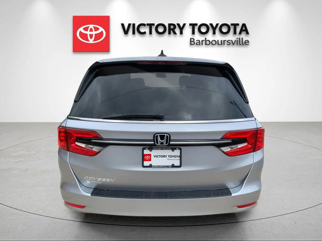 Used 2022 Silver Honda EX-L image 4
