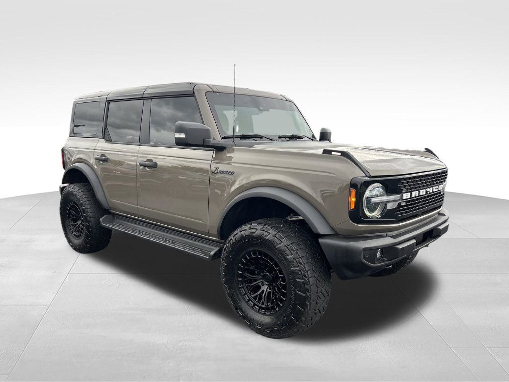 Used 2025 Gray Ford Outer Banks image 7