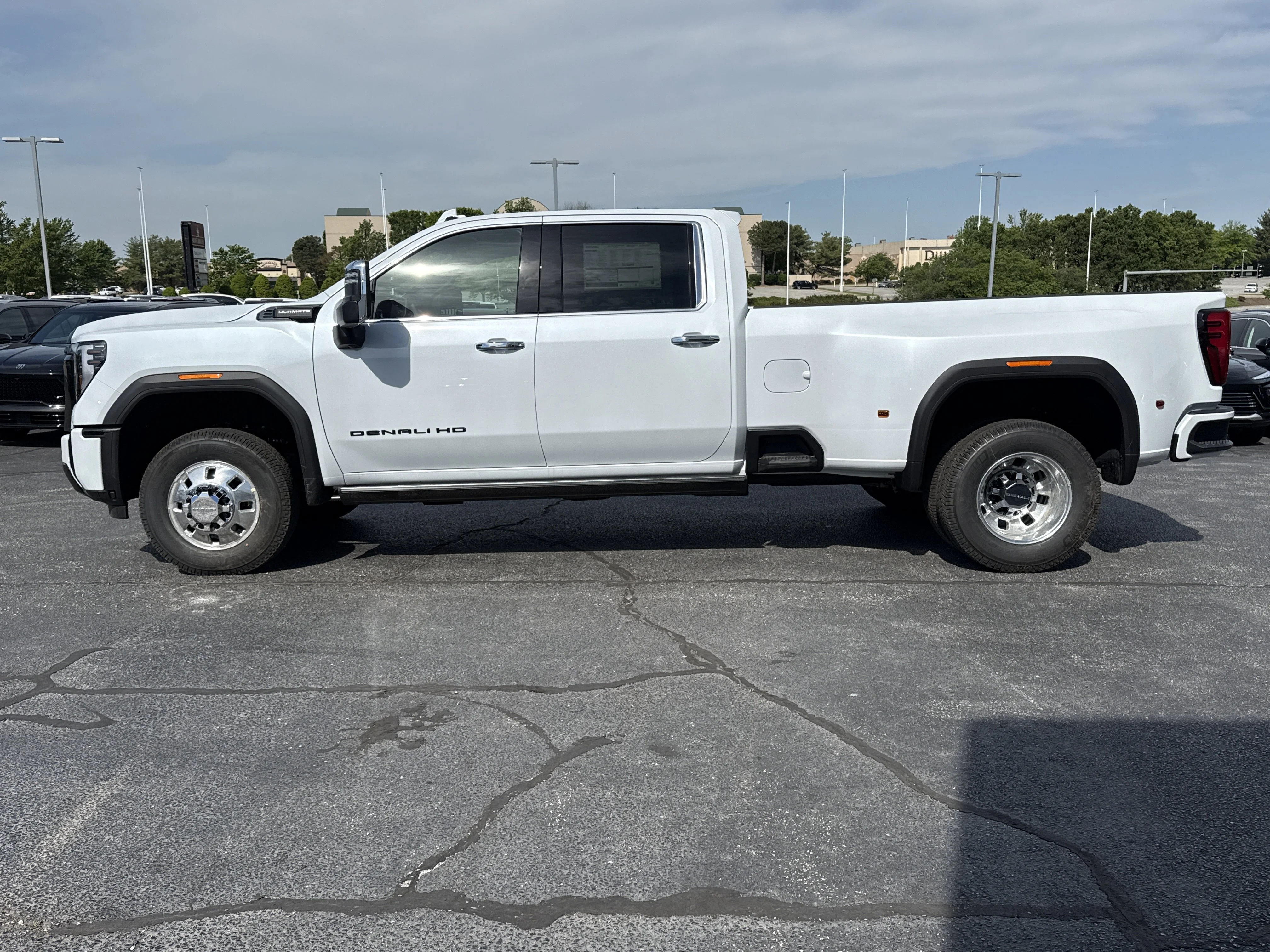 New 2026 Glacier White Tricoat GMC Denali Ultimate 4WD image 11