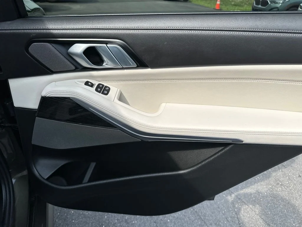 Used 2026 Manhattan Green Metallic BMW M60i image 22