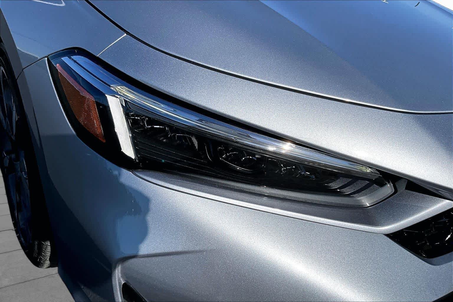 Used 2025 Solar Silver Metallic Honda Sport Touring image 27