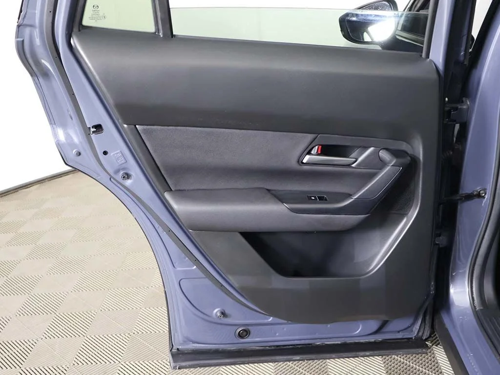 Used 2025 Gray Mazda Premium image 27