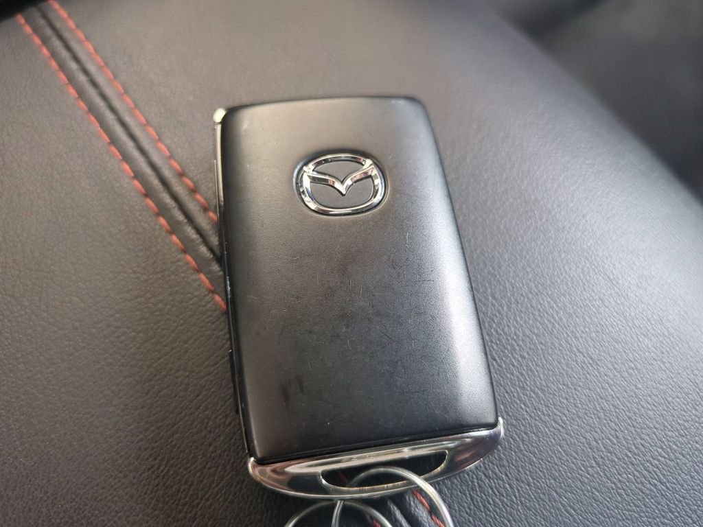 2025 Mazda CX-30 Carbon Turbo - Photo 39