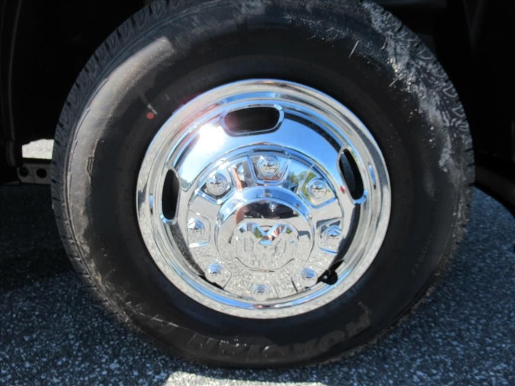 New 2026 Bright White Clear-Coat Exterior Paint RAM Tradesman image 9