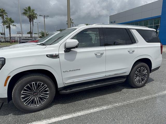 Used 2025 Summit White GMC Elevation image 5