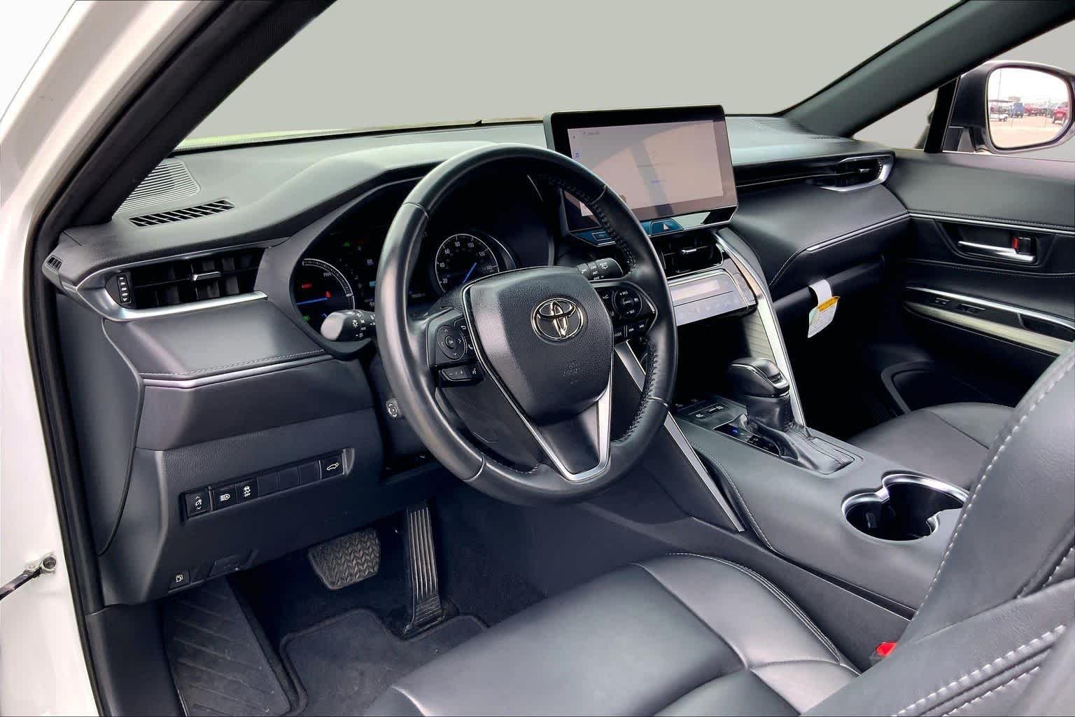Used 2024 Wind Chill Pearl Toyota XLE image 17
