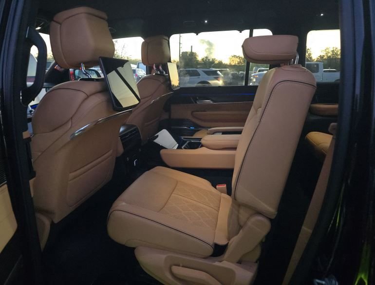 Used 2025 Black Jeep Series III image 6