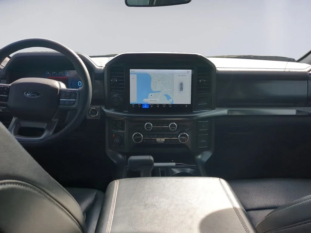 Used 2025  Ford Lariat image 14