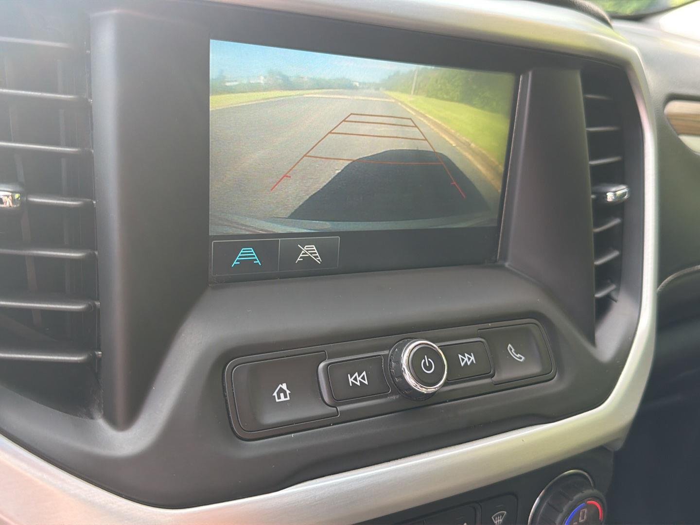 Used 2019 Quicksilver Metallic GMC SLE image 24