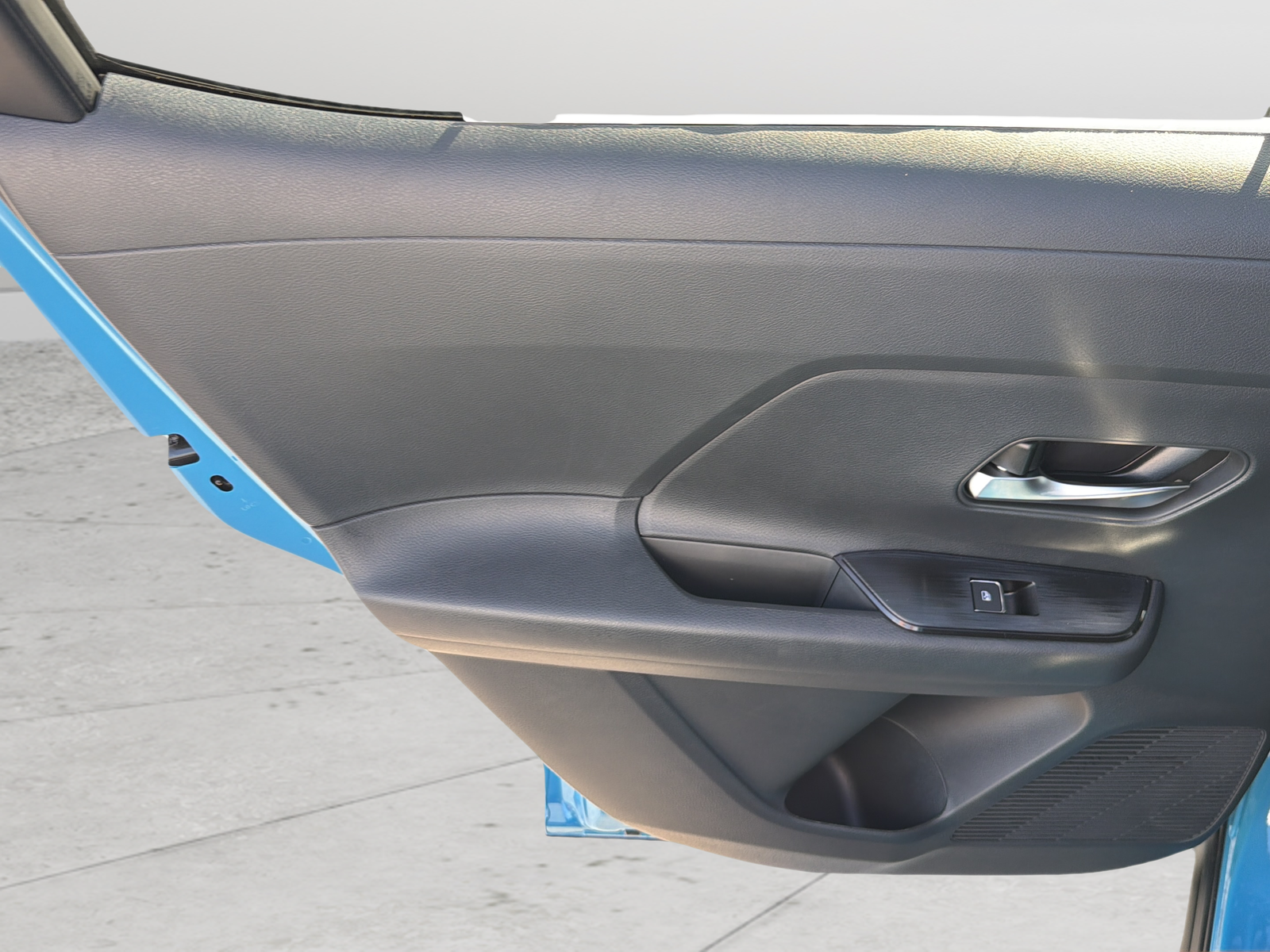 New 2026 White Nissan SR image 35