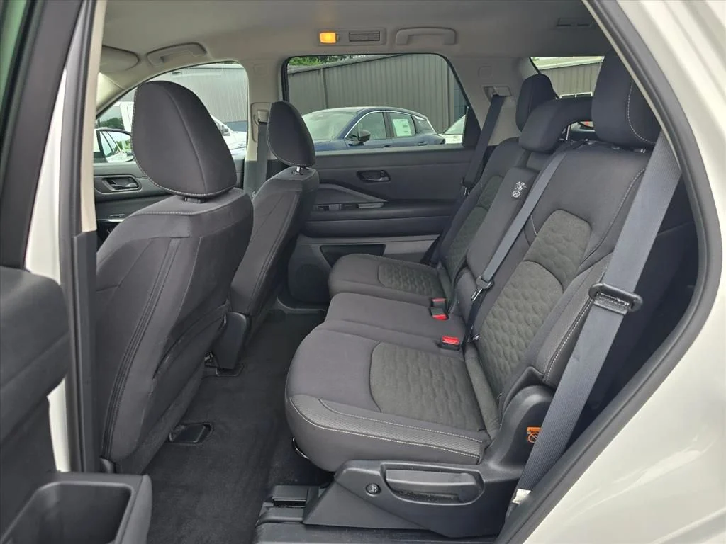 Used 2025 White Nissan SV image 12