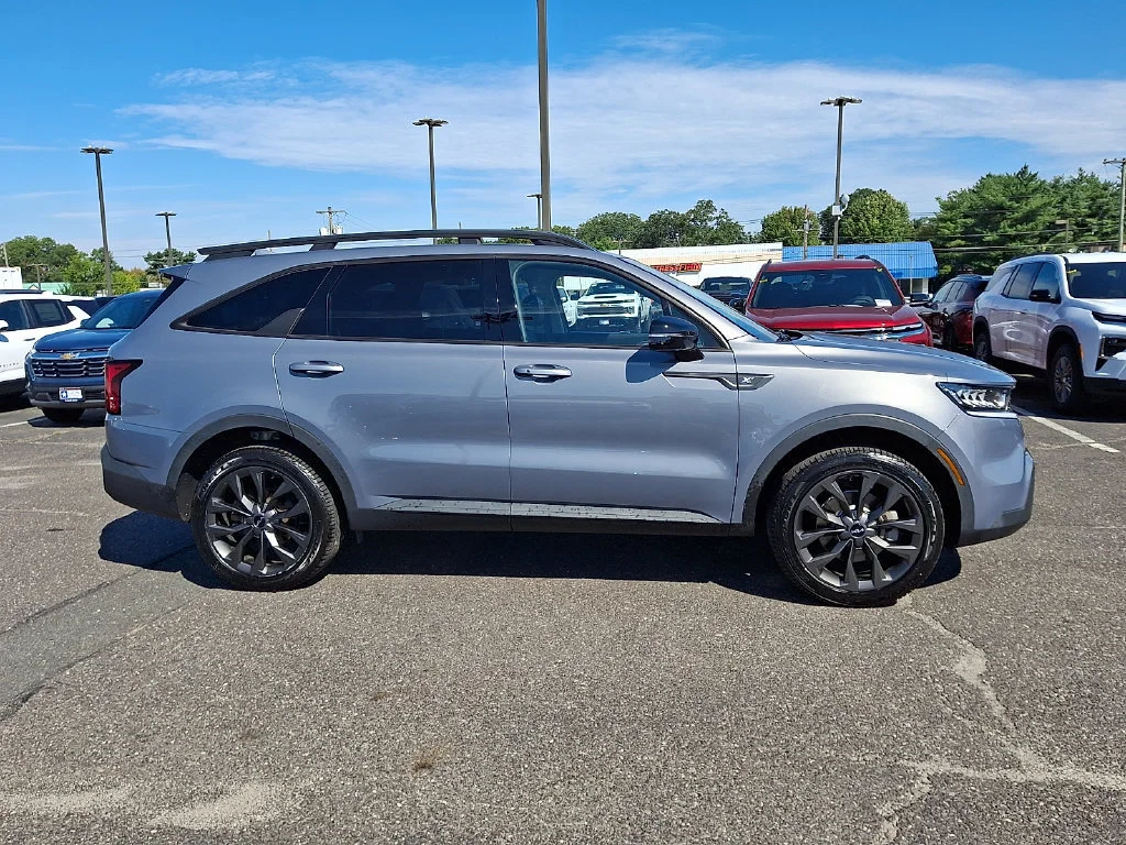 Used 2023 Silver Kia X-Line EX image 13