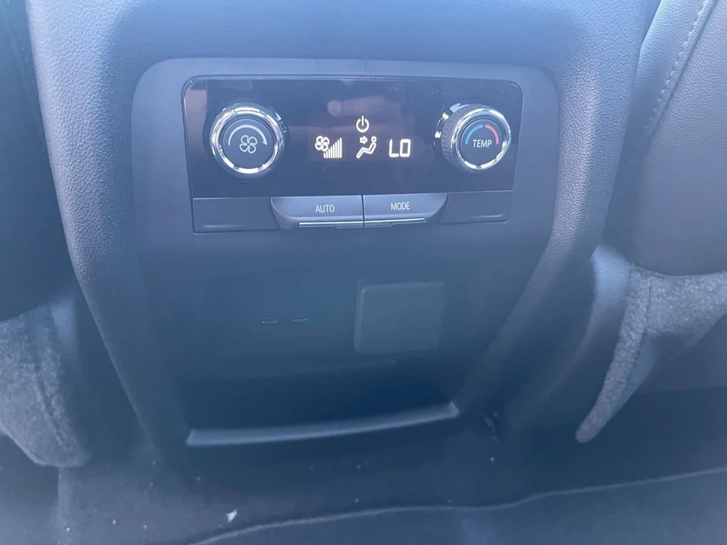 New 2027 Polar White Tricoat Chevrolet LT image 26