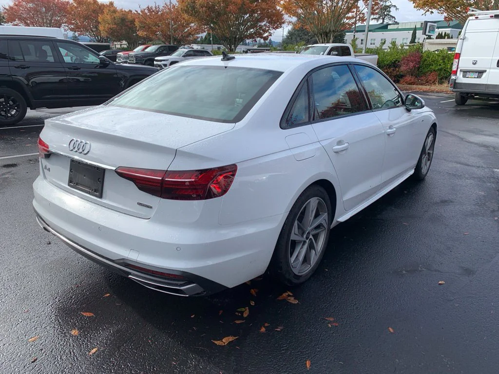 Used 2025 Glacier White Audi 45 S line Premium image 4