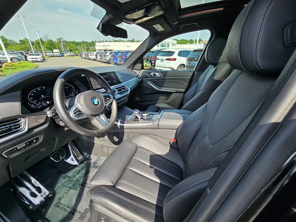 Certified Used 2022 Black Sapphire Metallic BMW xDrive40i image 15