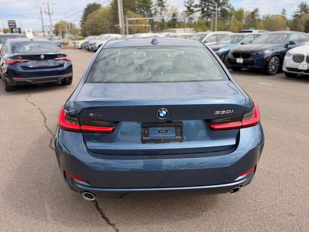New 2026 Arctic Race Blue metallic BMW 330i xDrive image 4