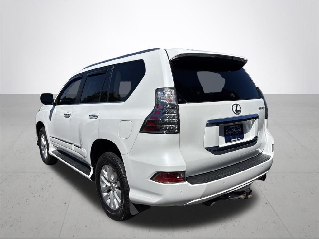 Used 2015 Starfire Pearl Lexus 460 image 9