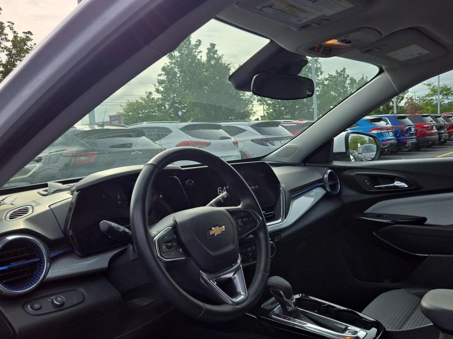 Used 2024 Summit White Chevrolet LT image 3