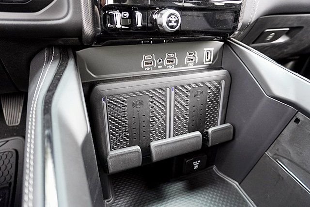 New 2026 Ceramic Gray Clear-Coat Exterior Paint RAM Limited image 39