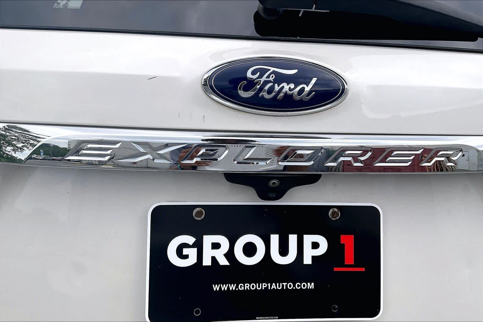 Used 2016 White Platinum Metallic Tri-Coat Ford XLT image 32
