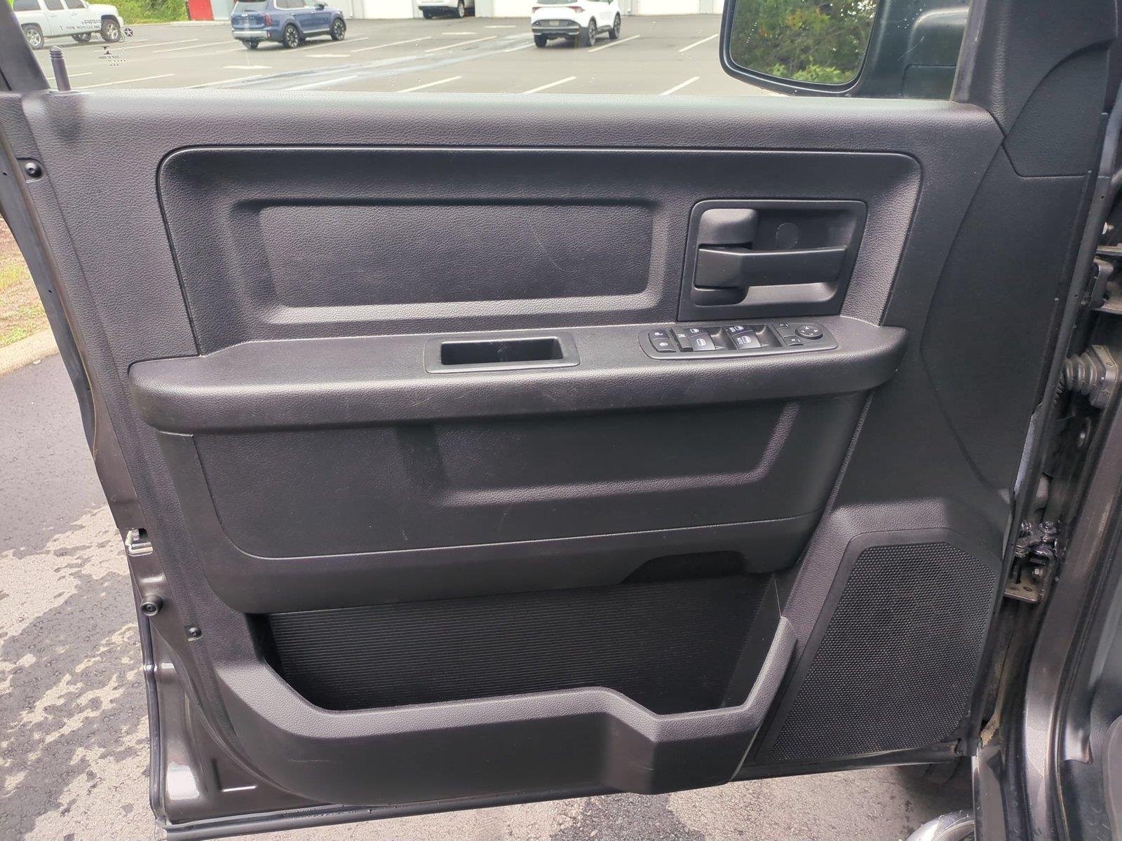 Used 2017 Granite Crystal Metallic Clearcoat Ram Express image 14