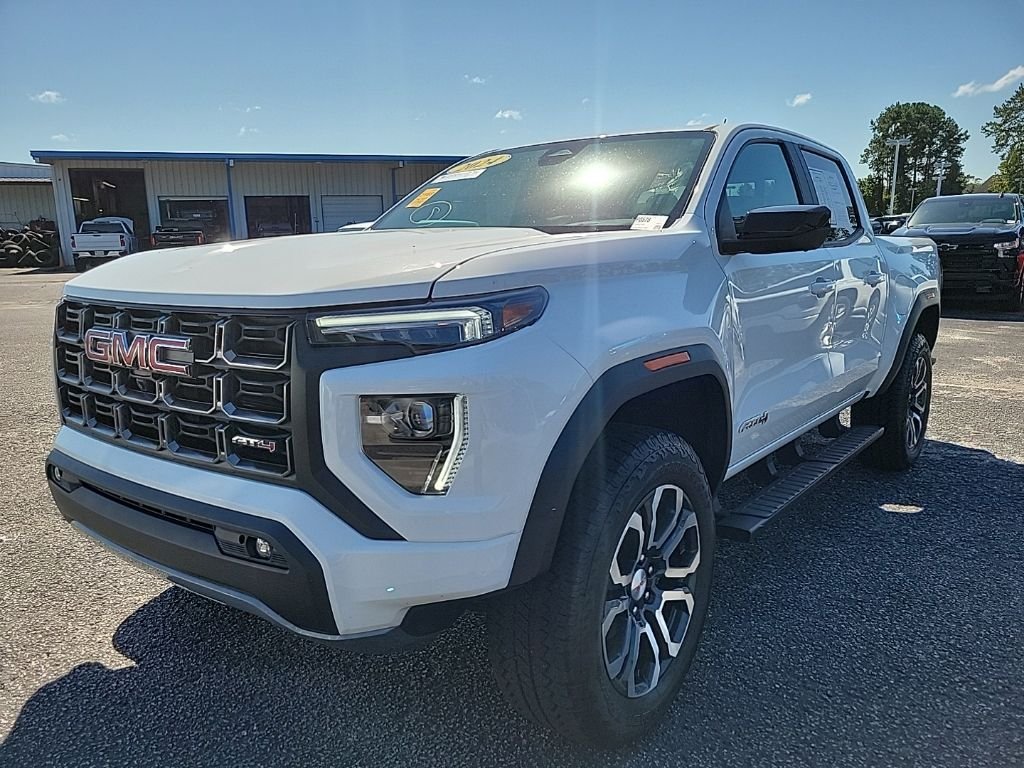 Used 2024 White GMC AT4 image 3