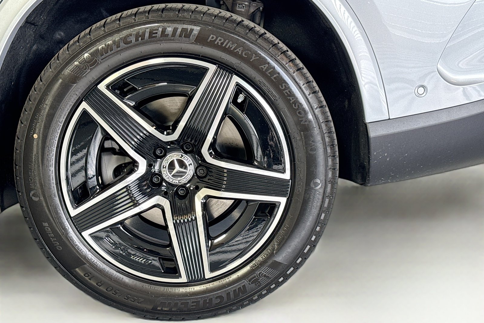 New 2026 Cirrus Silver Metallic Mercedes-Benz GLC 300 image 29