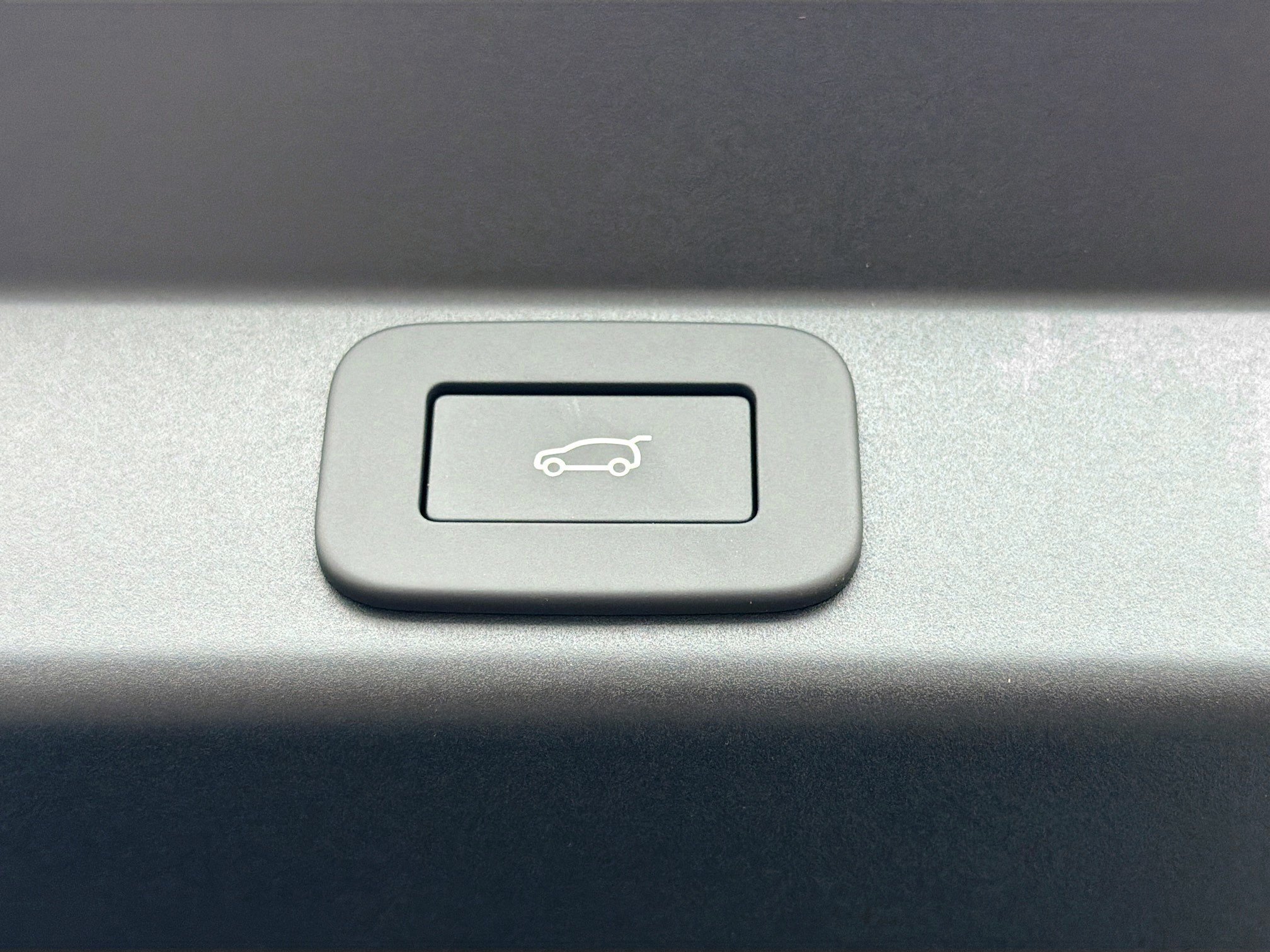 New 2026 Fuji White Land Rover SE image 13