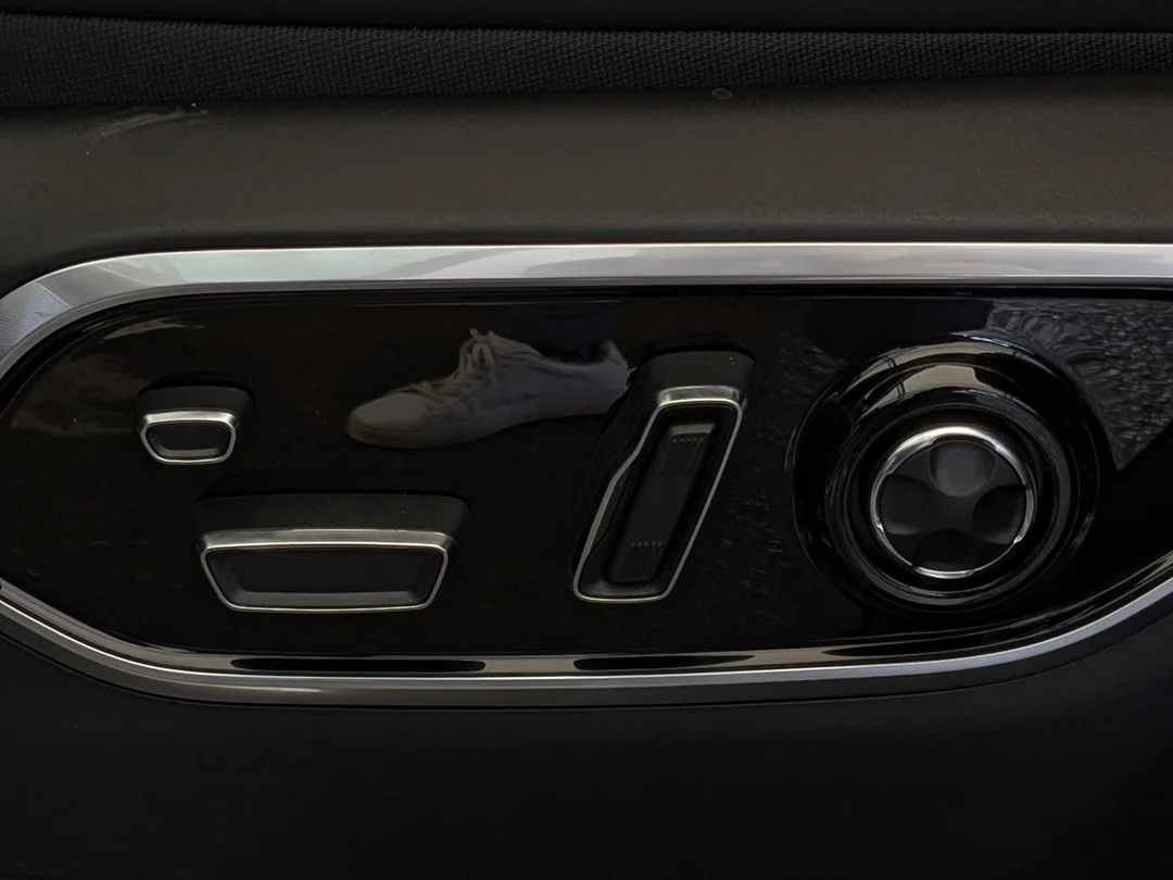 New 2026 White Jeep Summit - - 4x4 - 2.0L Turbo Engine - Adaptive Cruise Control - Blind Spot Monitor & More! image 14