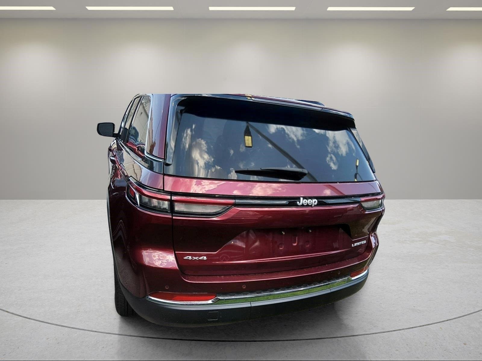 Used 2024 Velvet Red Pearlcoat Jeep Limited image 11