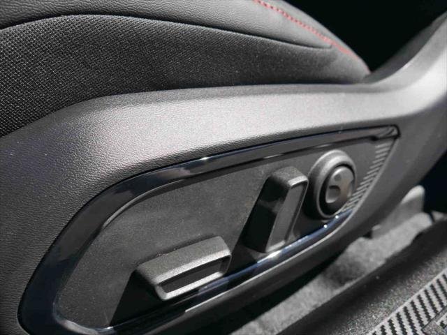 New 2026 Diamond Black Crystal Pearlcoat Dodge Scat Pack image 16