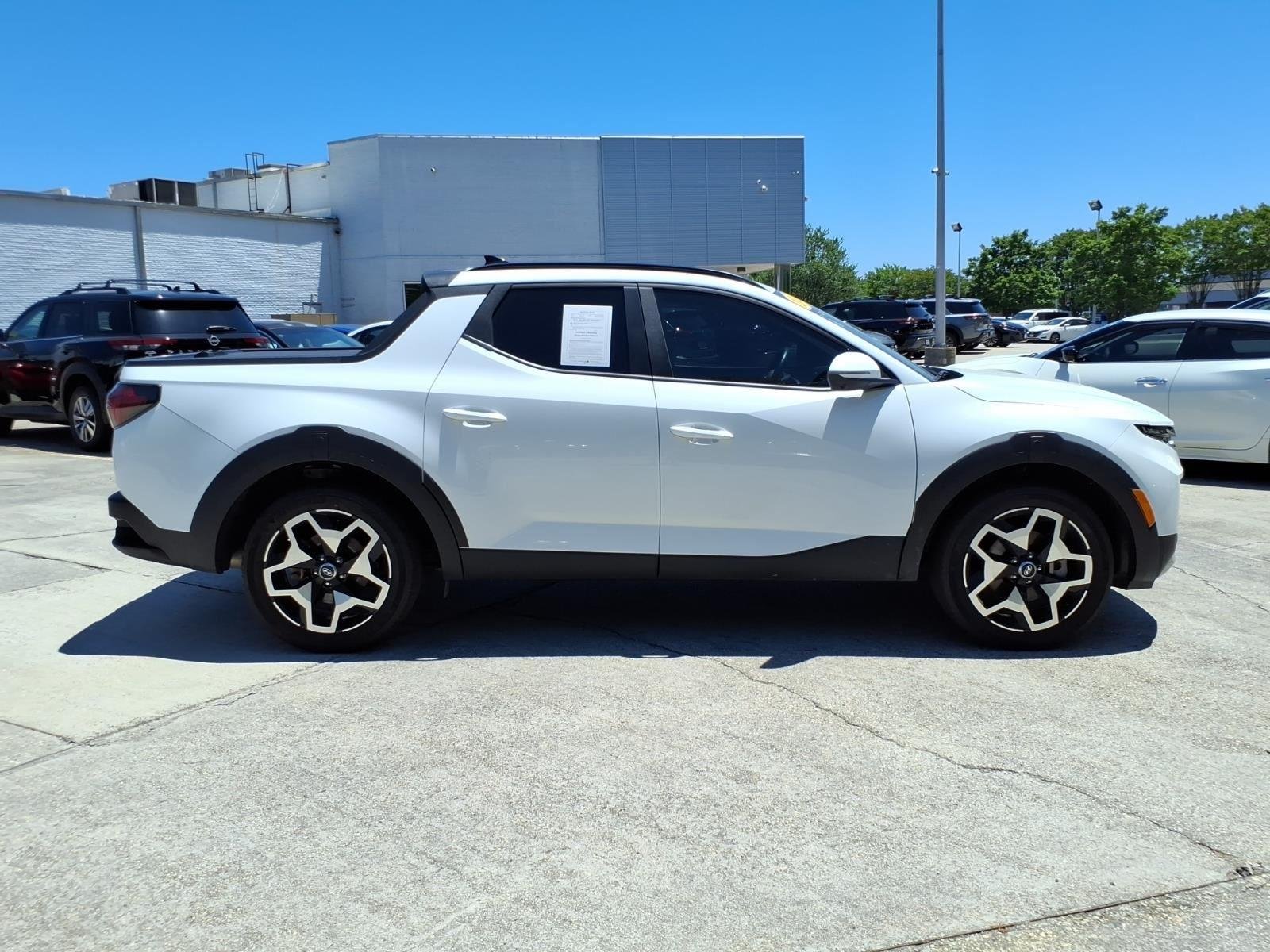 Used 2022 Ice White Hyundai Limited image 6
