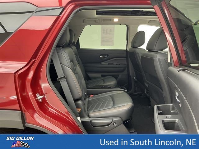 Used 2024 Scarlet Ember Nissan Platinum image 23