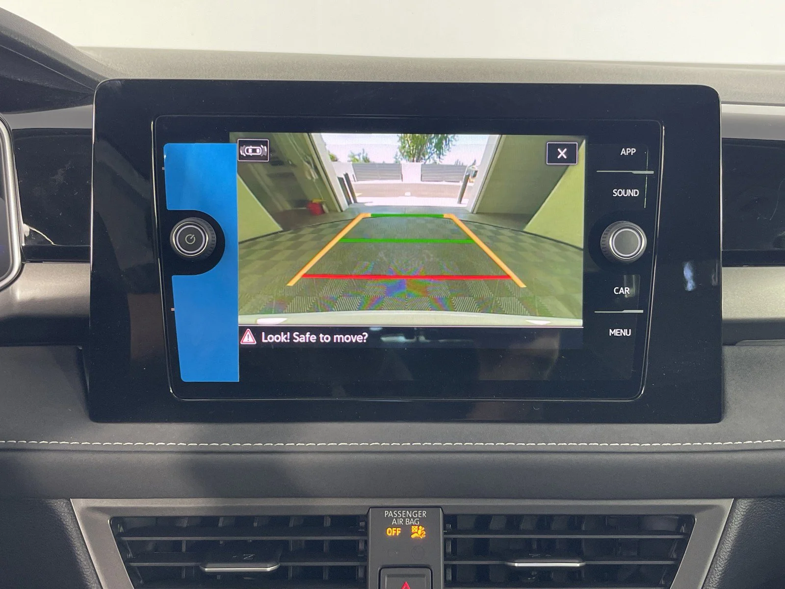 2025 Volkswagen Taos SE Black - Photo 28