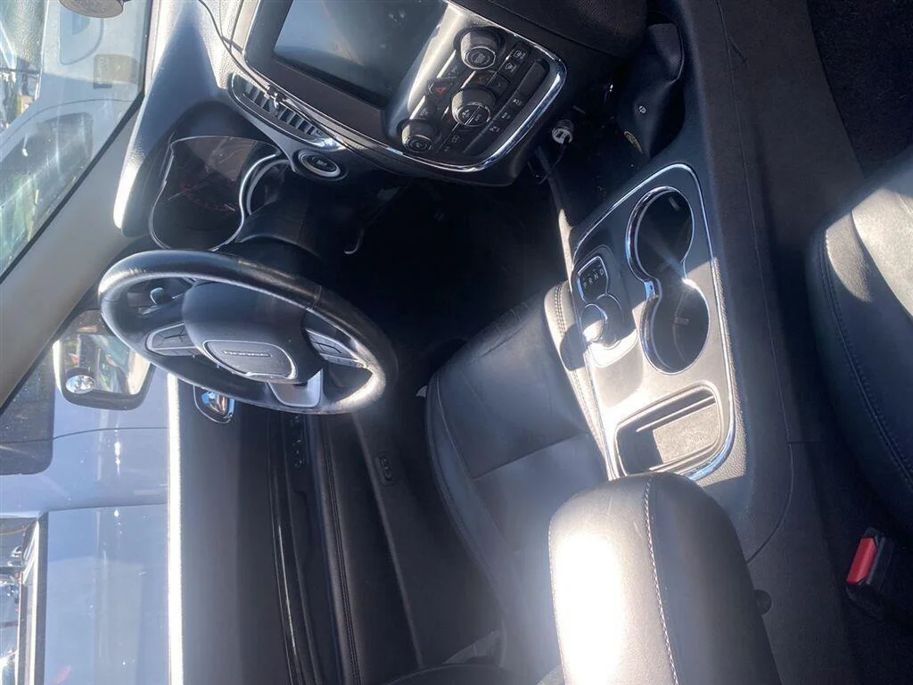Used 2014  Dodge Limited image 8