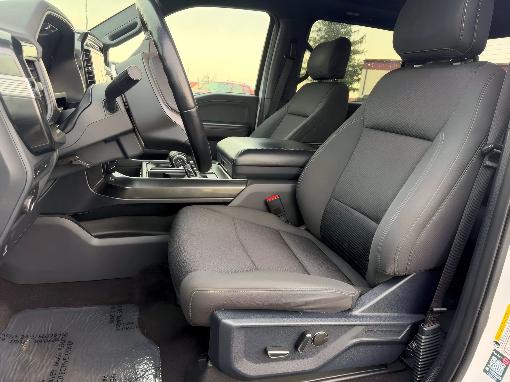 Used 2021 Oxford White Ford XLT image 15