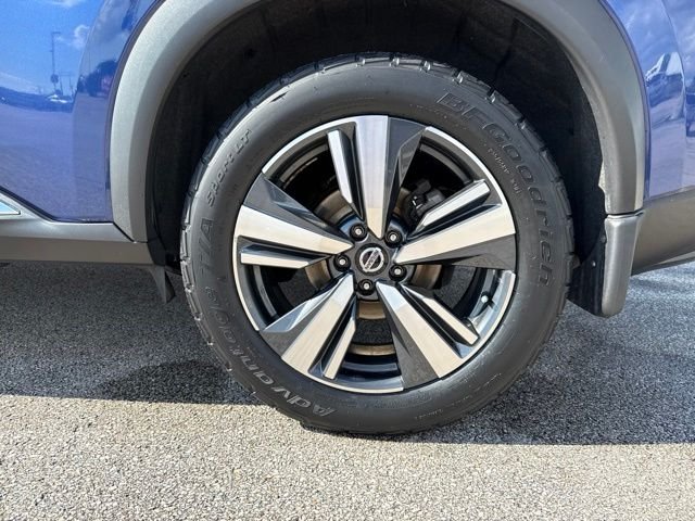 Used 2021 Blue Nissan SL image 9