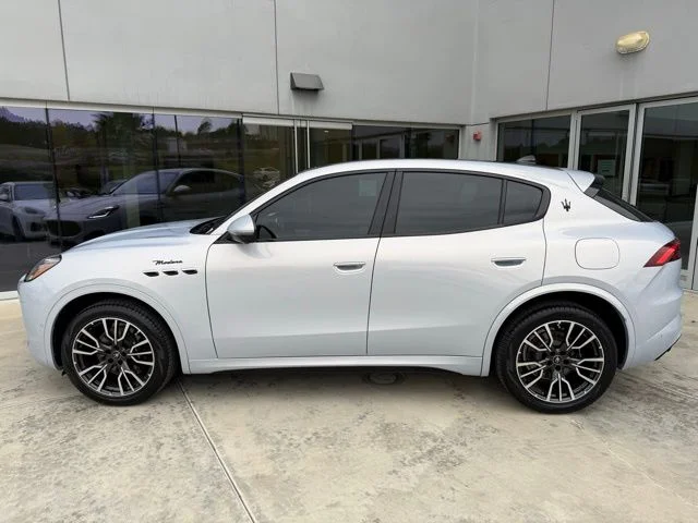 Certified Used 2023 Bianco Astro Maserati Modena image 6