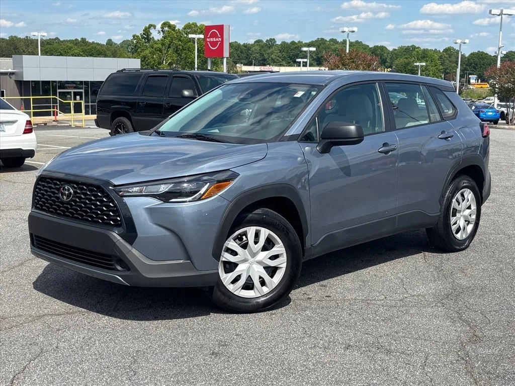 Used 2024  Toyota L image 2
