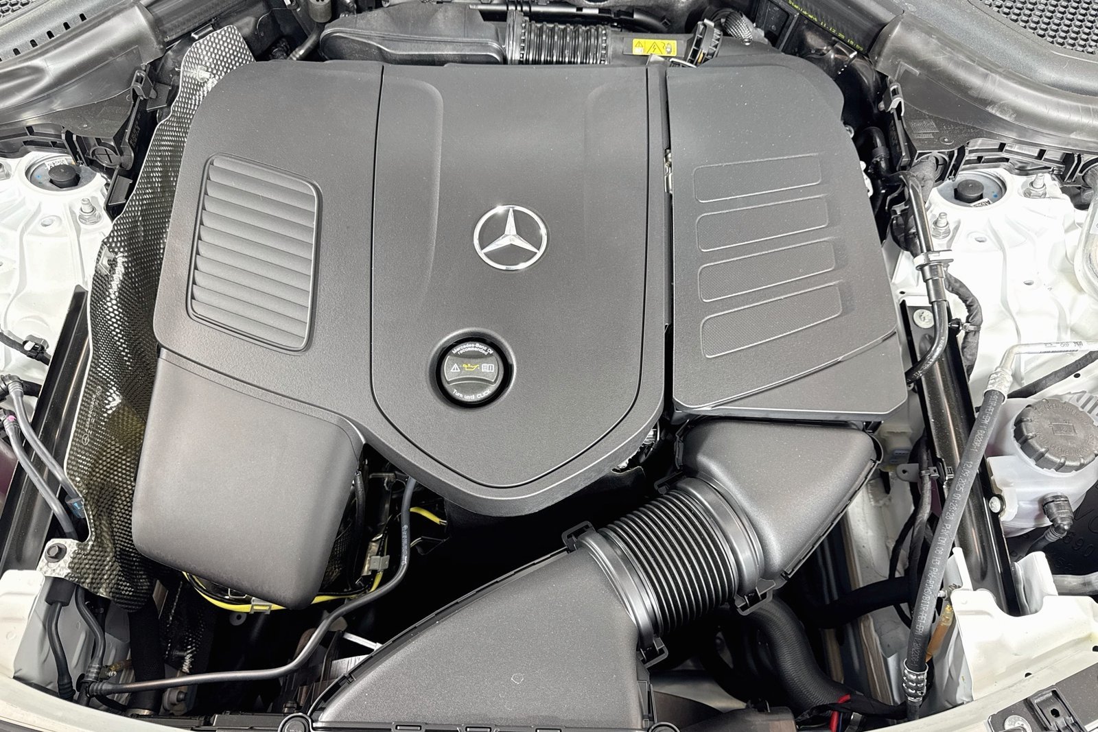 New 2026 Polar White Mercedes-Benz GLC 300 image 28